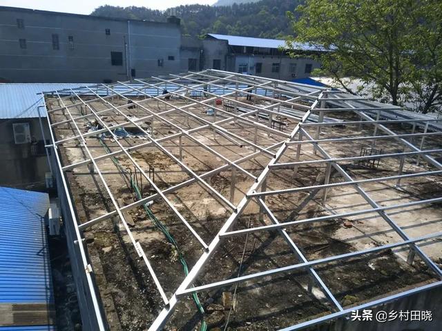 農(nóng)村自建房坡屋頂,用琉璃瓦還是樹(shù)脂瓦?看看內(nèi)行人的經(jīng)驗(yàn)分享